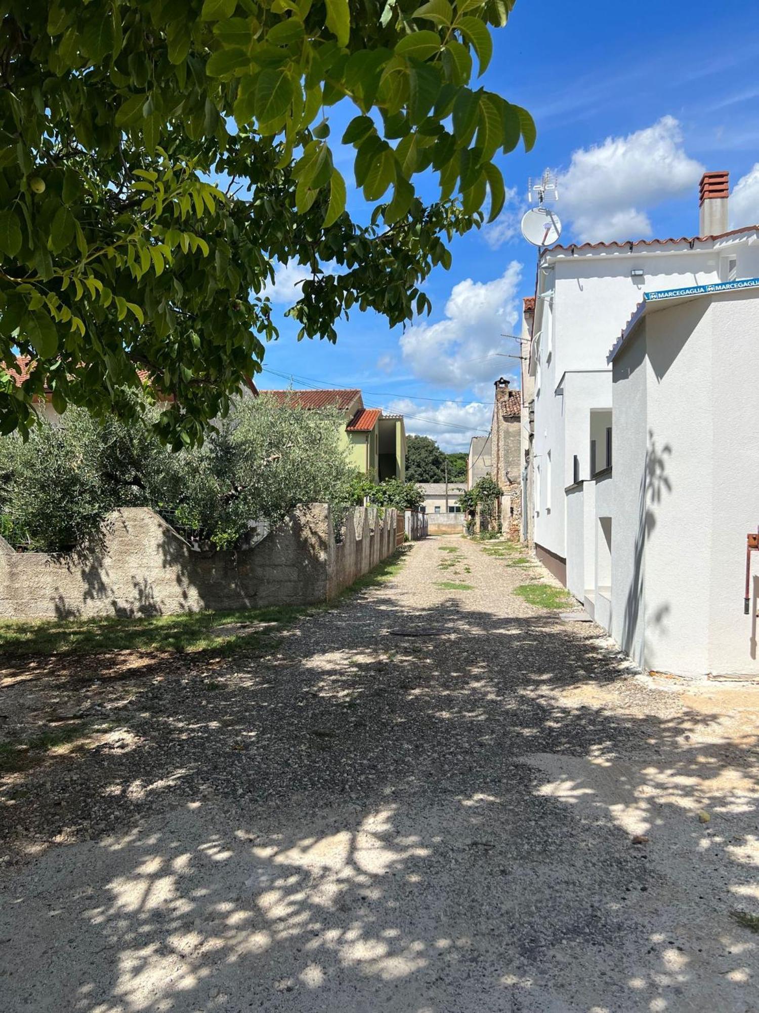 Apartment Sea Galižana エクステリア 写真